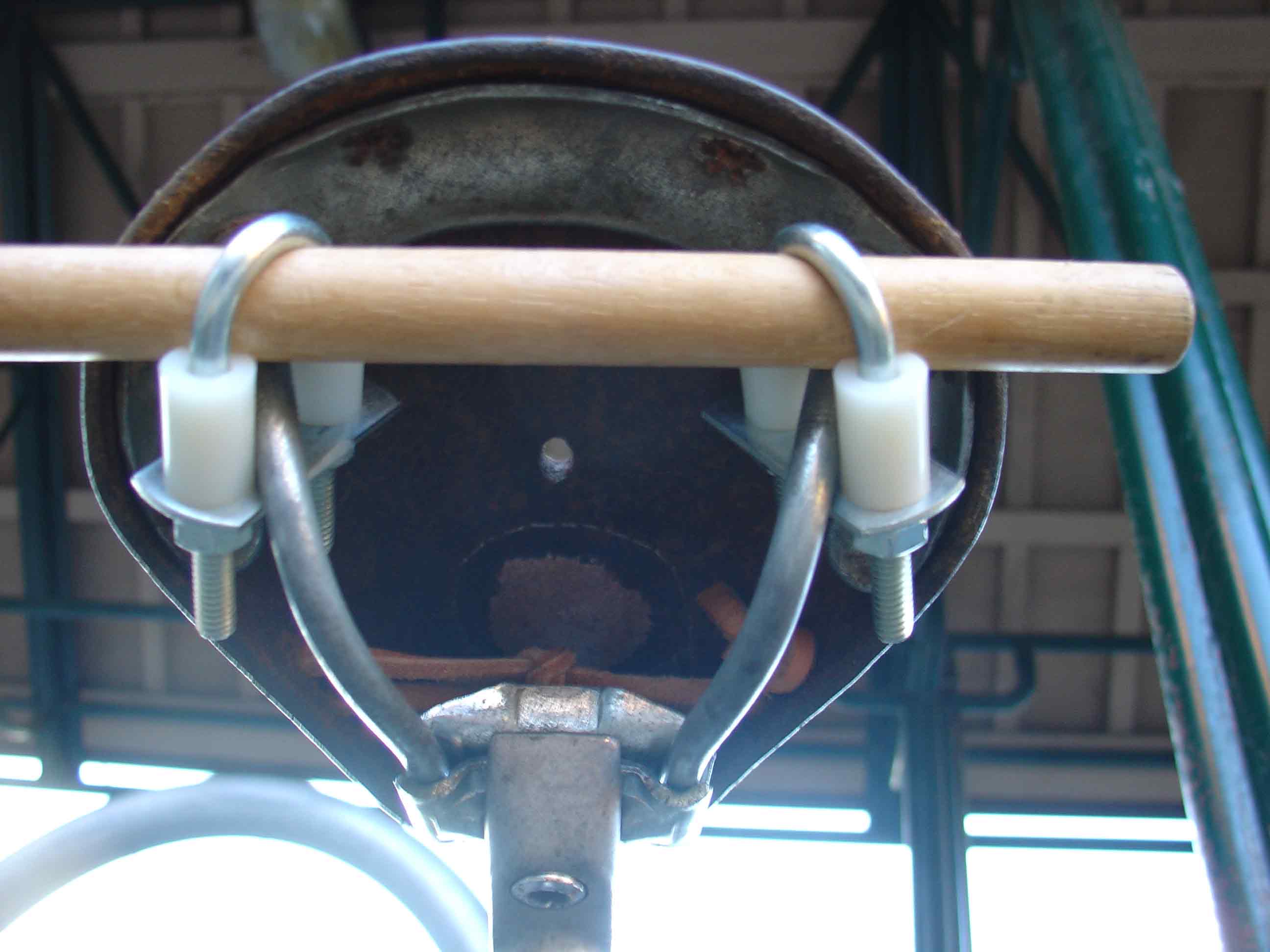 img: dowel+u-bolt saddlebag attahcment