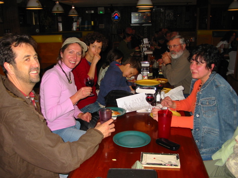 Linke Seite: Norm, Monika, Angelika, Massimo. Rechte Seite: Petra, Peter.