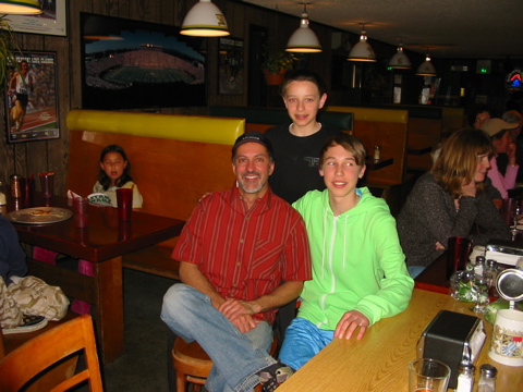 L-->R: Robert Morales, Justin Klay und Steven Wommack