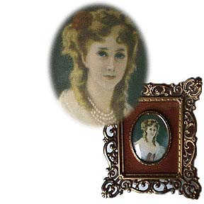 [picutre of young woman with ash blonde curls]