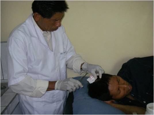 Cesar Kayap at work. Photo: Sugiyama 2008.